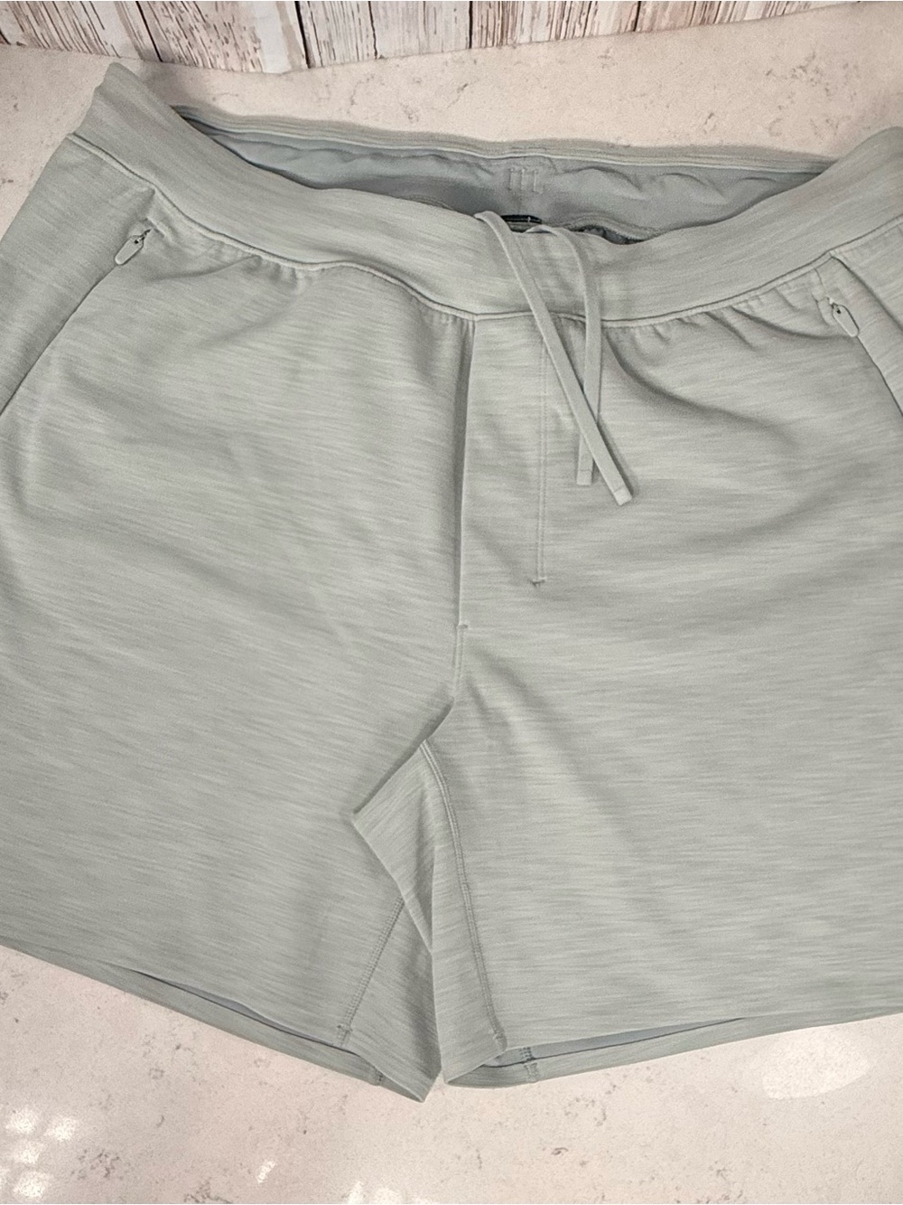 Lululemon Balancer Short 6" *Everlux
Heathered Seal Grey Large